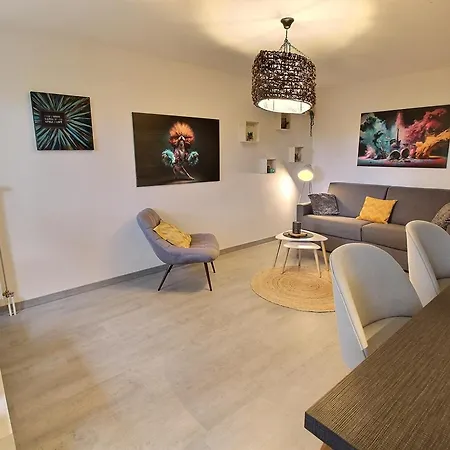 Avec Garage Et Terrasse Au Coeur De Colmar, Pres De La Route Des Vins D'alsace - Fr-1-722-6 Apartment *